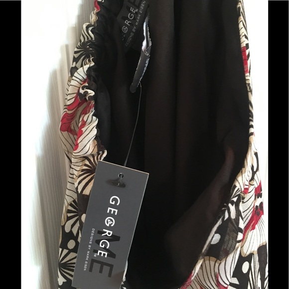 Floral Print in Red &Tan on Brown - Picture 4 of 4